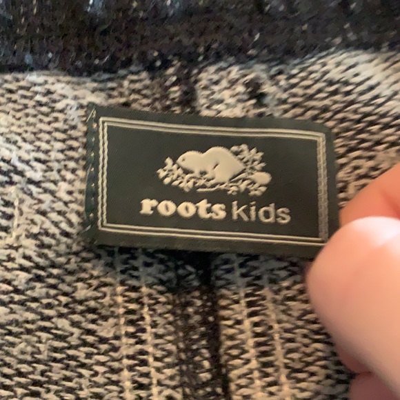 ROOTS - Picture 3 of 3